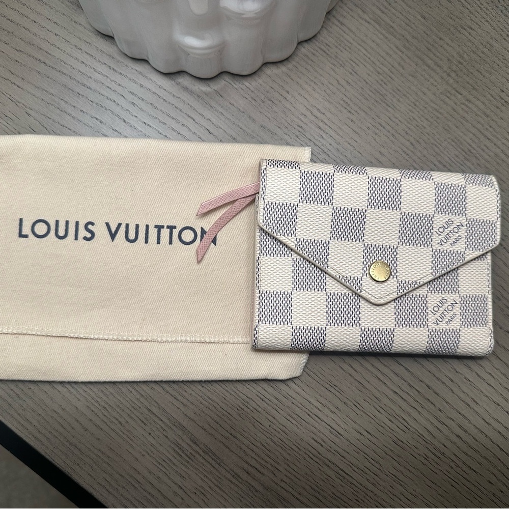 Louis Vuitton Cream and Gray Checkered Wallet
